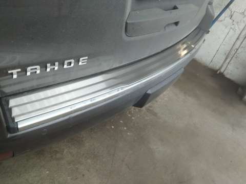 Хромированная накладка на порог 5-ой двери на Chevrolet Tahoe c 2015 по 2020 гг.