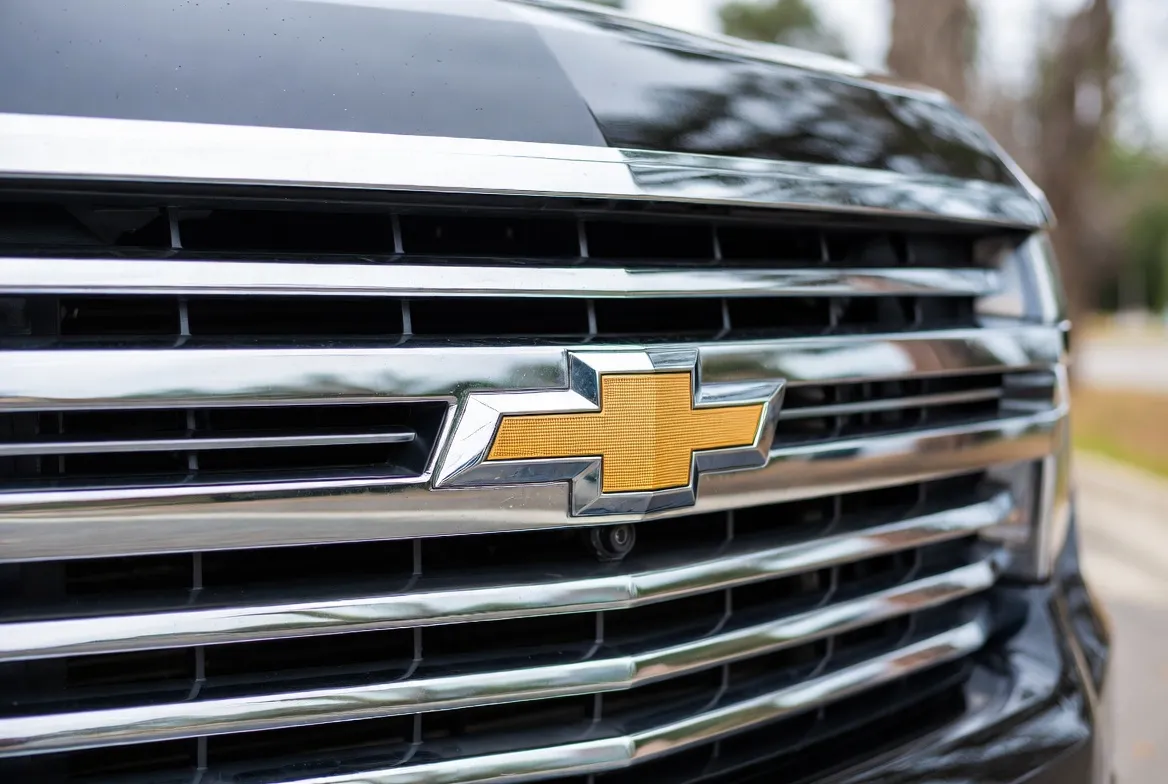 Хромированная решётка на Chevrolet Tahoe