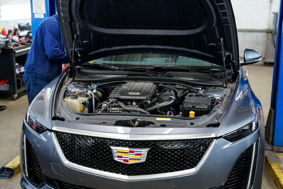 Недорогой ремонт Cadillac Escalade, метро Крылатское